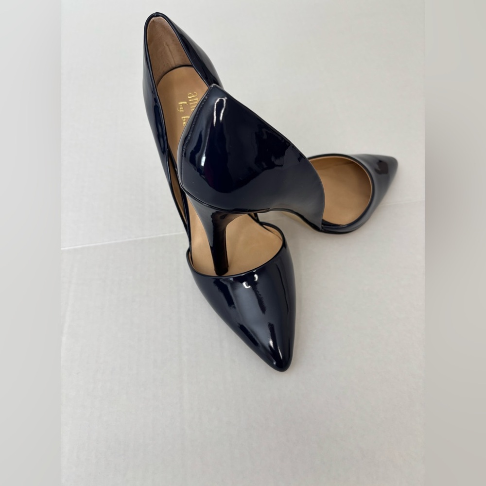 Ann Marino, Size 8 1/2 M, Navy Blue, Pointed-toe 4-inch heel Pumps